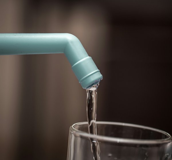 Filtre à eau gravité : une eau pure à portée de main